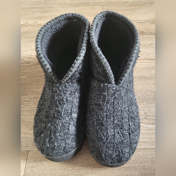 Muk Luks Shoes - Cozy Gray MukLuk Knit Slippers